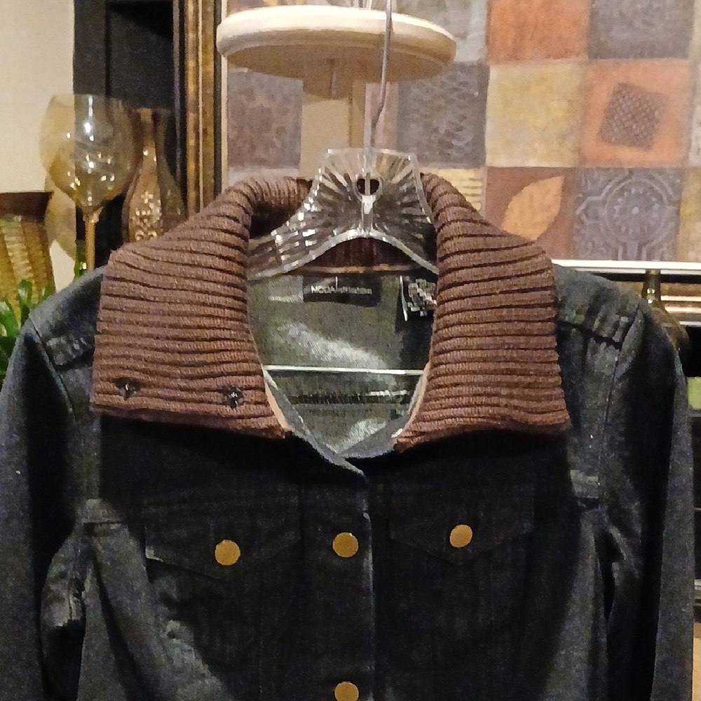 FINAL PRICE MODA|INTERNATIONAL Black Jacket w Brown wool/acrylic Collar/Cuffs